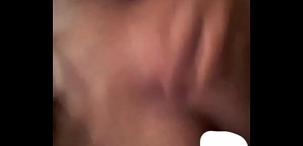  Pretinha Vadia mostrando peitos na webcam